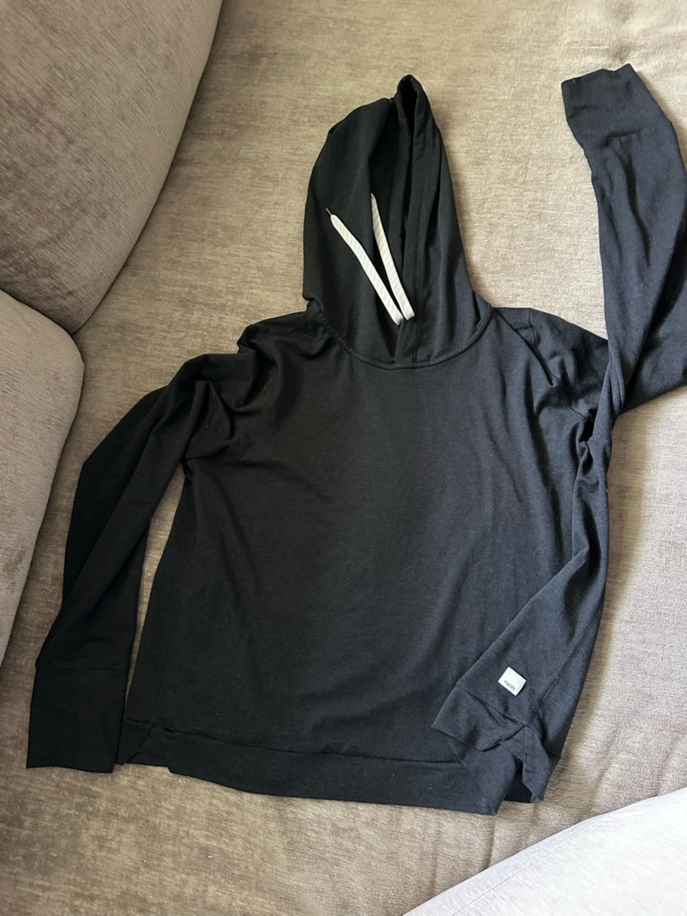 Vuori Women’s Essential Black Lightweight Hooded Pullover